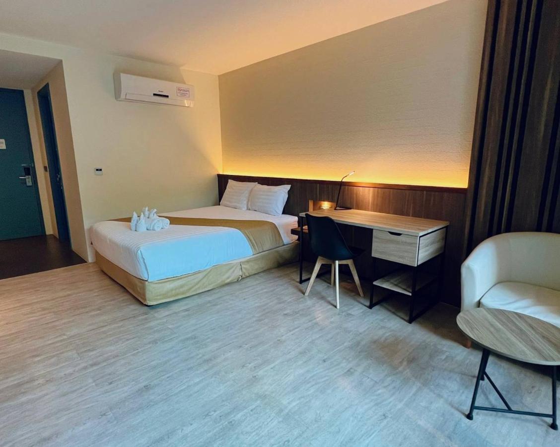 Le Resort And Villas Rawai Екстериор снимка Deluxe room