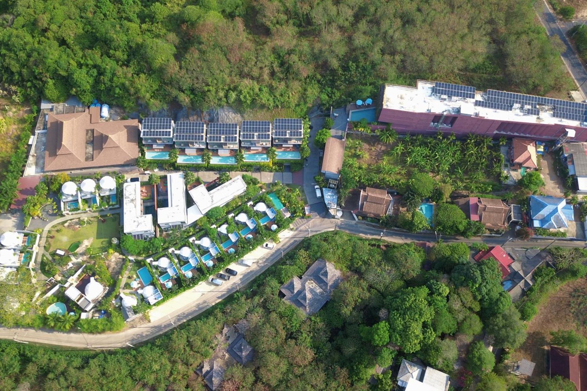Le Resort And Villas Rawai Екстериор снимка Aerial view of the village