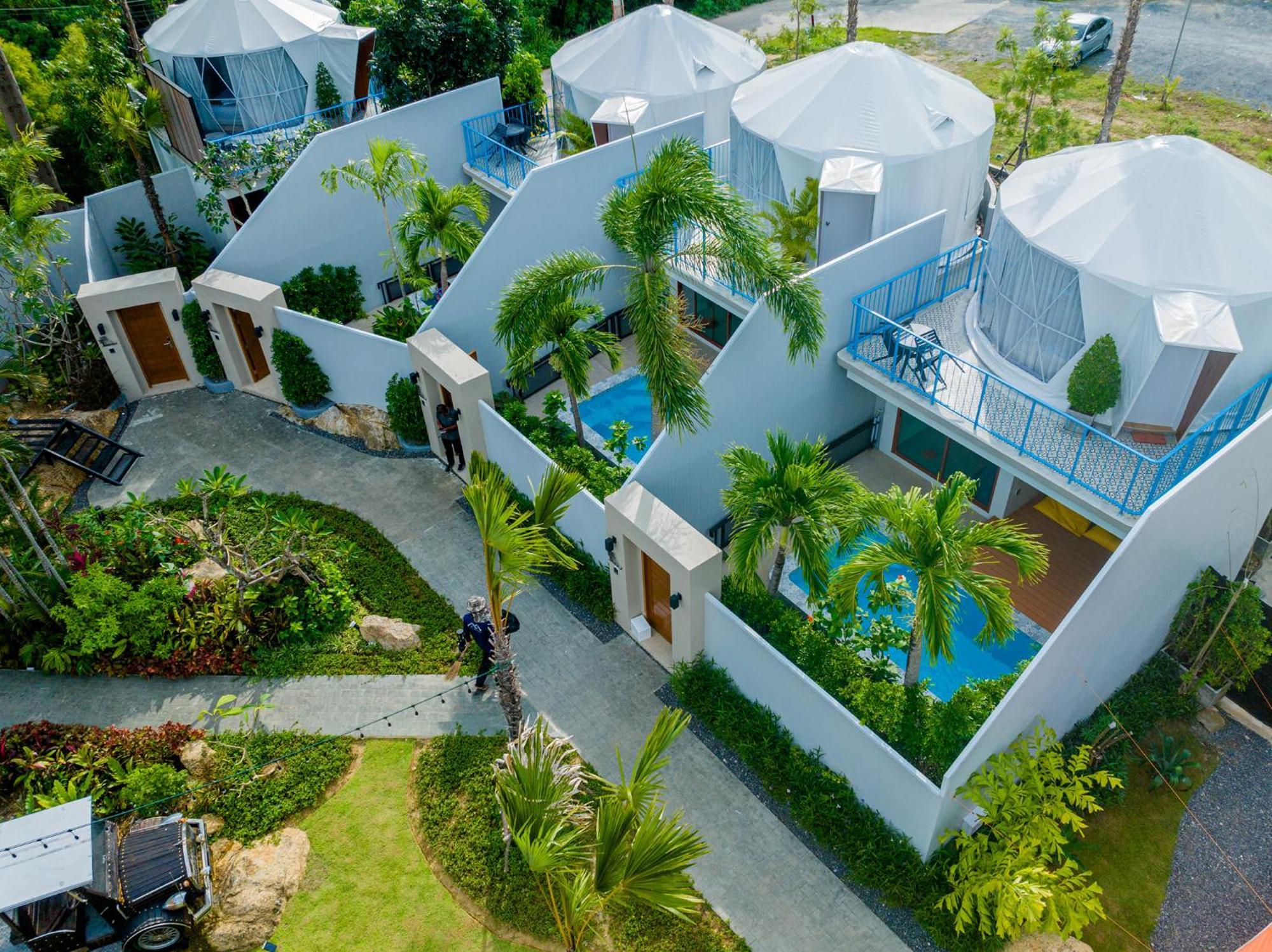 Le Resort And Villas Rawai Екстериор снимка The resort's villas