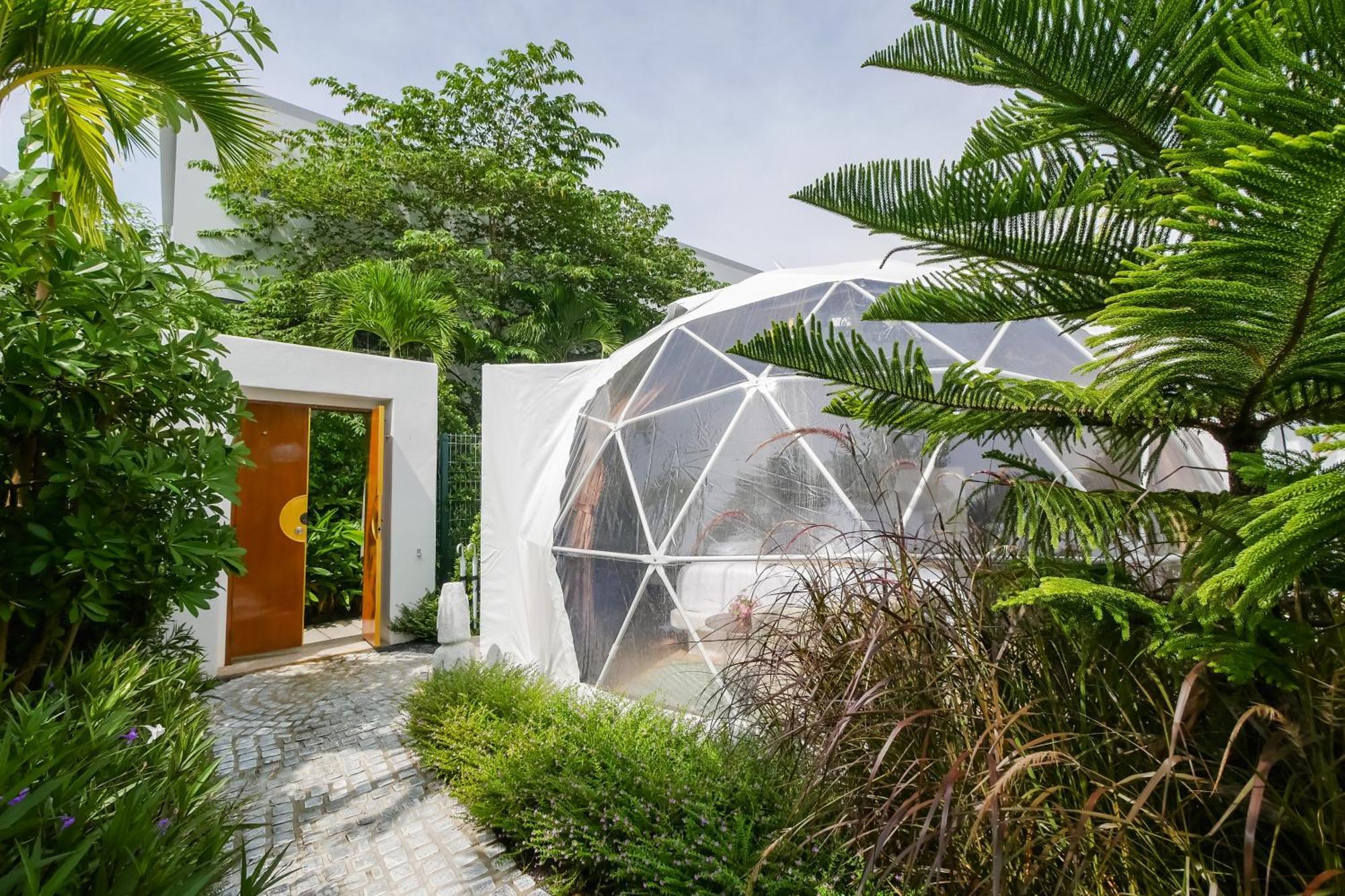 Le Resort And Villas Rawai Екстериор снимка The 10m dome