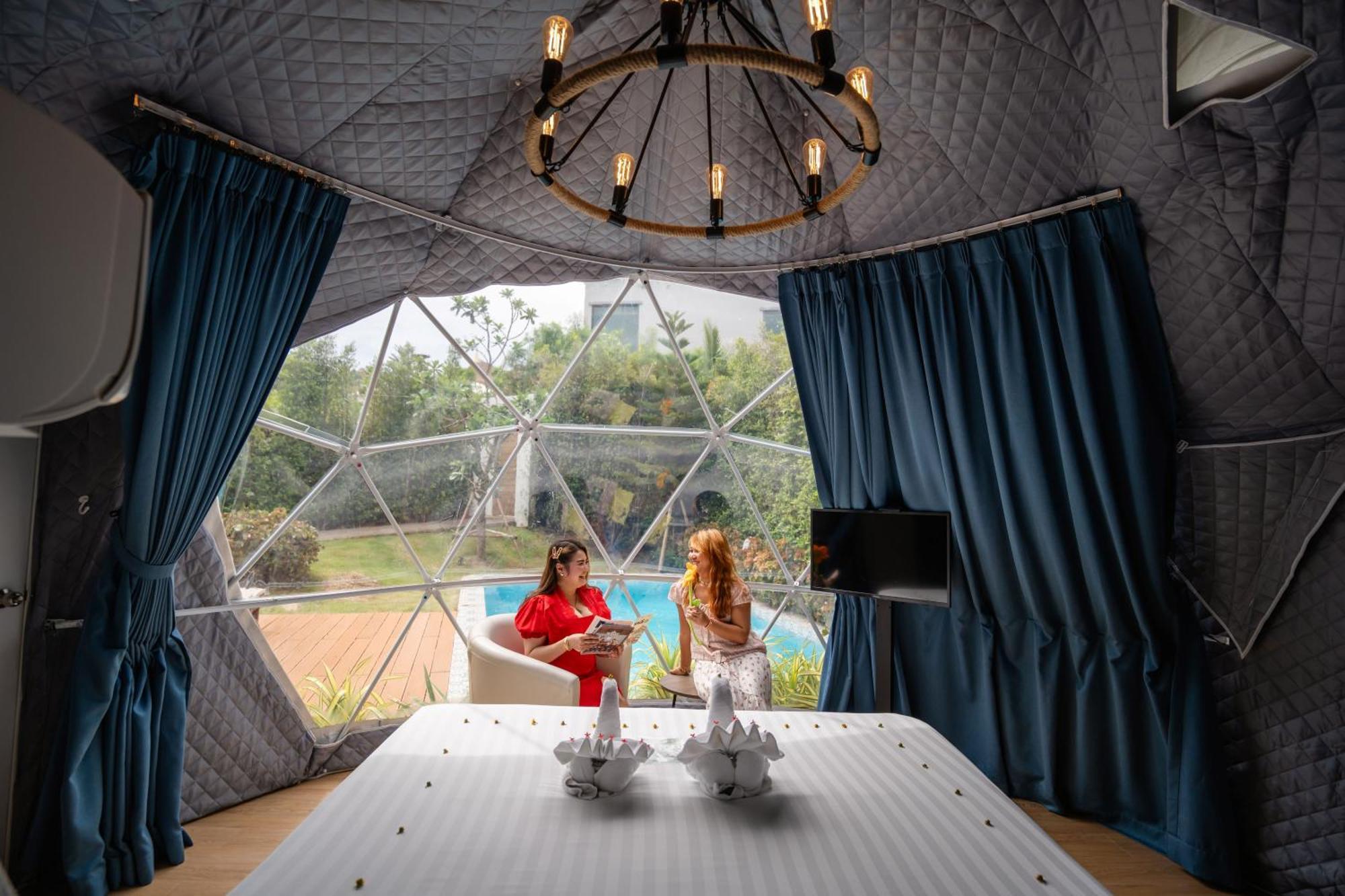 Le Resort And Villas Rawai Екстериор снимка The interior of a Geodesic Dome
