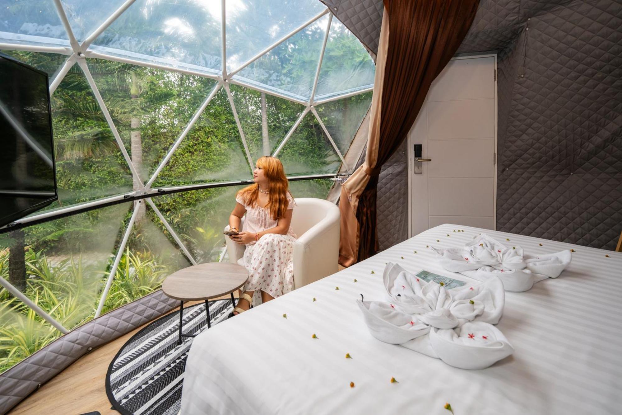 Le Resort And Villas Rawai Екстериор снимка The interior of a glass dome