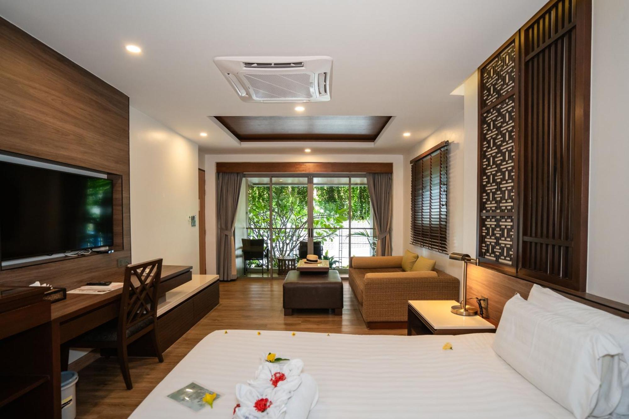 Le Resort And Villas Rawai Екстериор снимка Deluxe Pool Access
