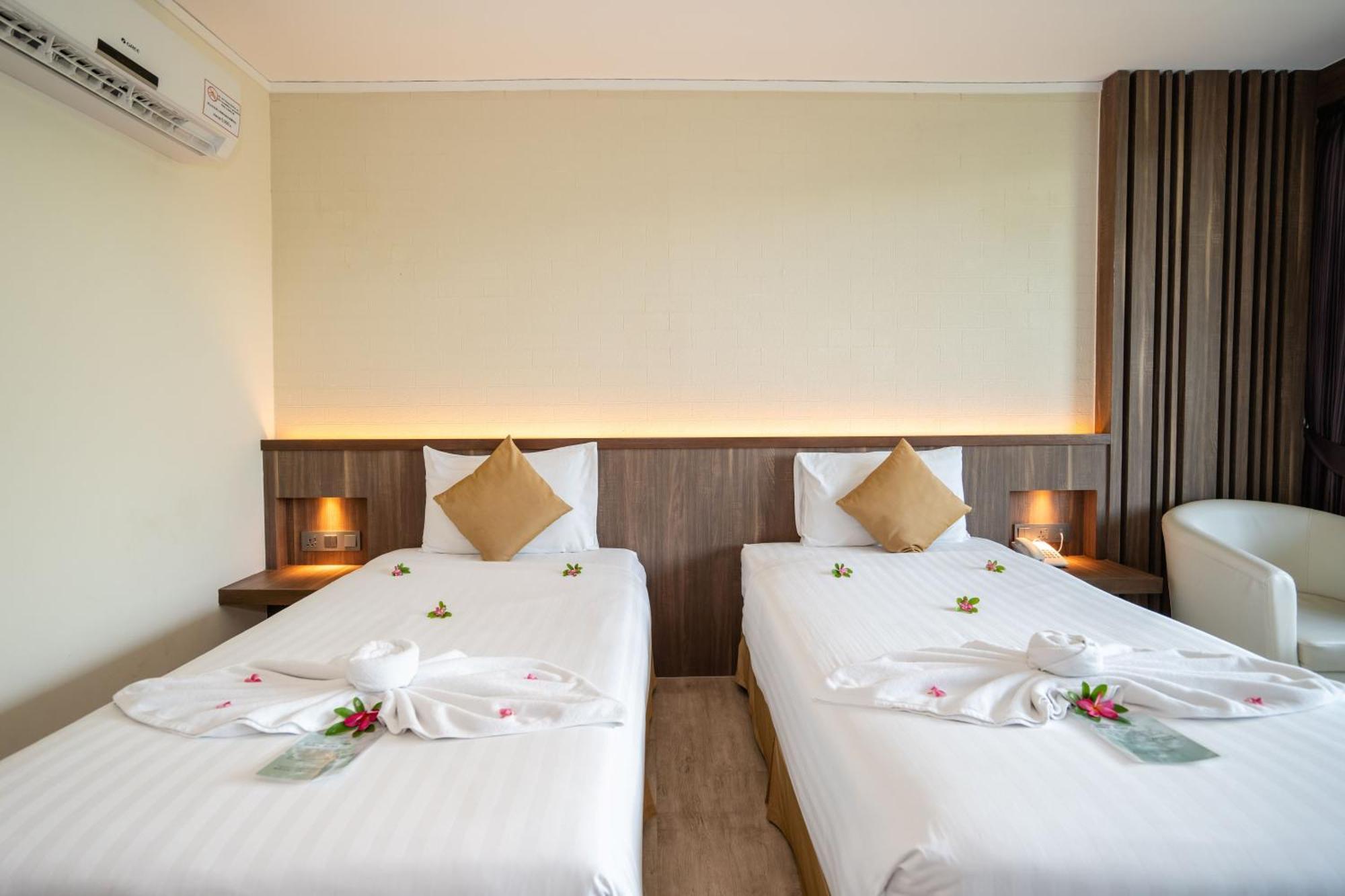 Le Resort And Villas Rawai Екстериор снимка Deluxe Room